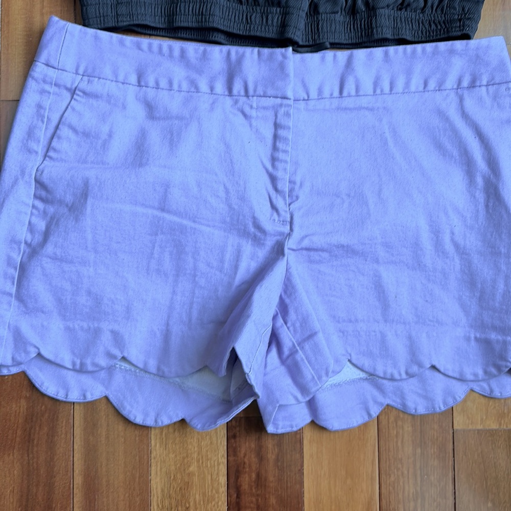Attyre New York- lavender scalloped bottom shorts. Like new: size 14